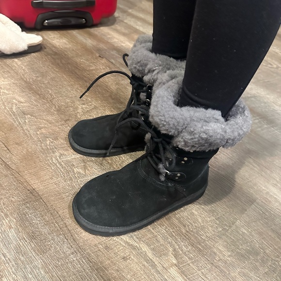 Youths Uggs, Size 4, Color: Black Suede with grey fur, fits Women's size 6 - Picture 3 of 7